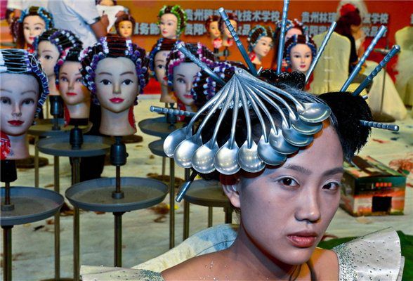美容(róng)美发化妆比赛作品 美容美发化妆比赛(sài)作品